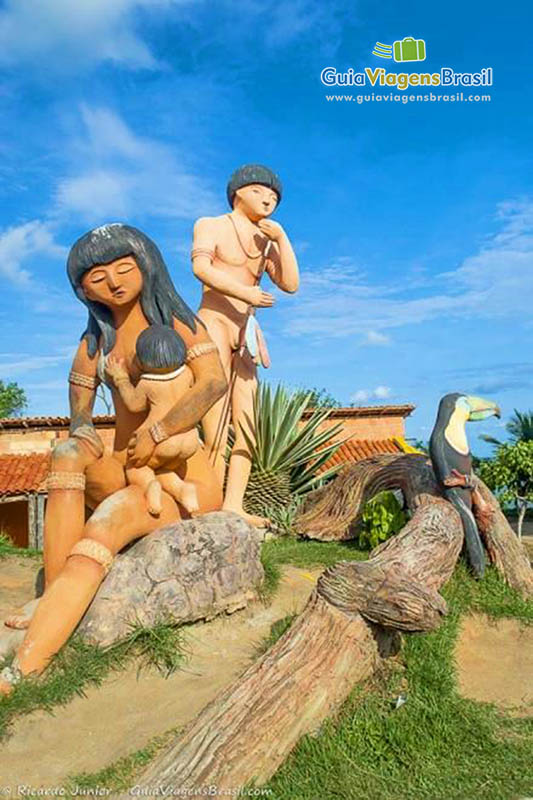 Imagem de índios que habitavam o Brasil. 