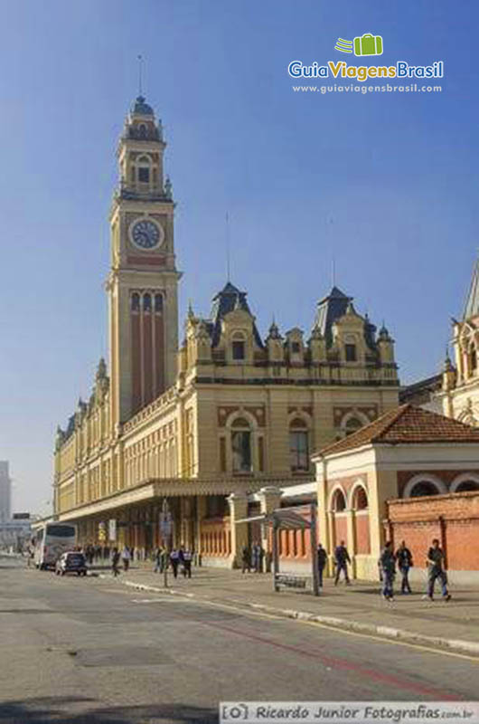 Imagem da Estação da Luz, realmente um marco na cidade de São Paulo.