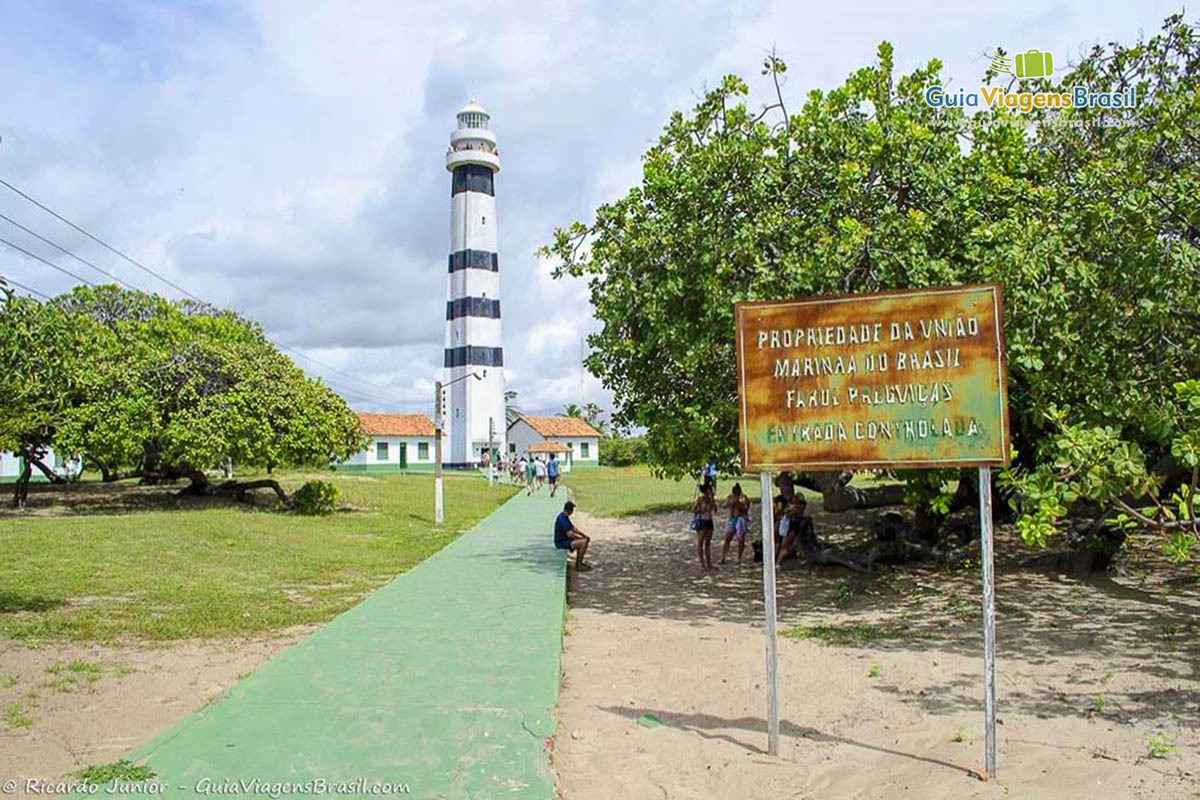 Imagem do Farol Preguiças da Marinha. 