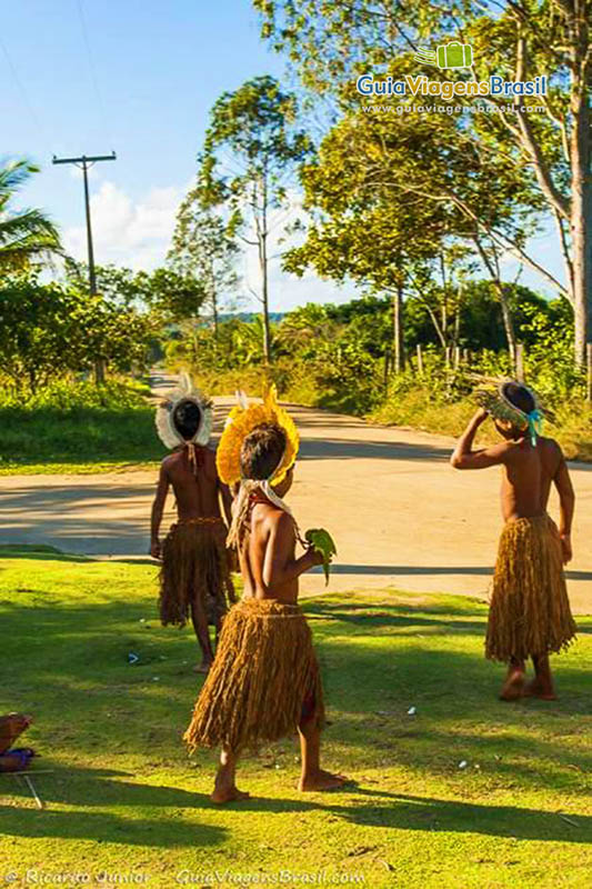 Imagem dos pequenos índios.