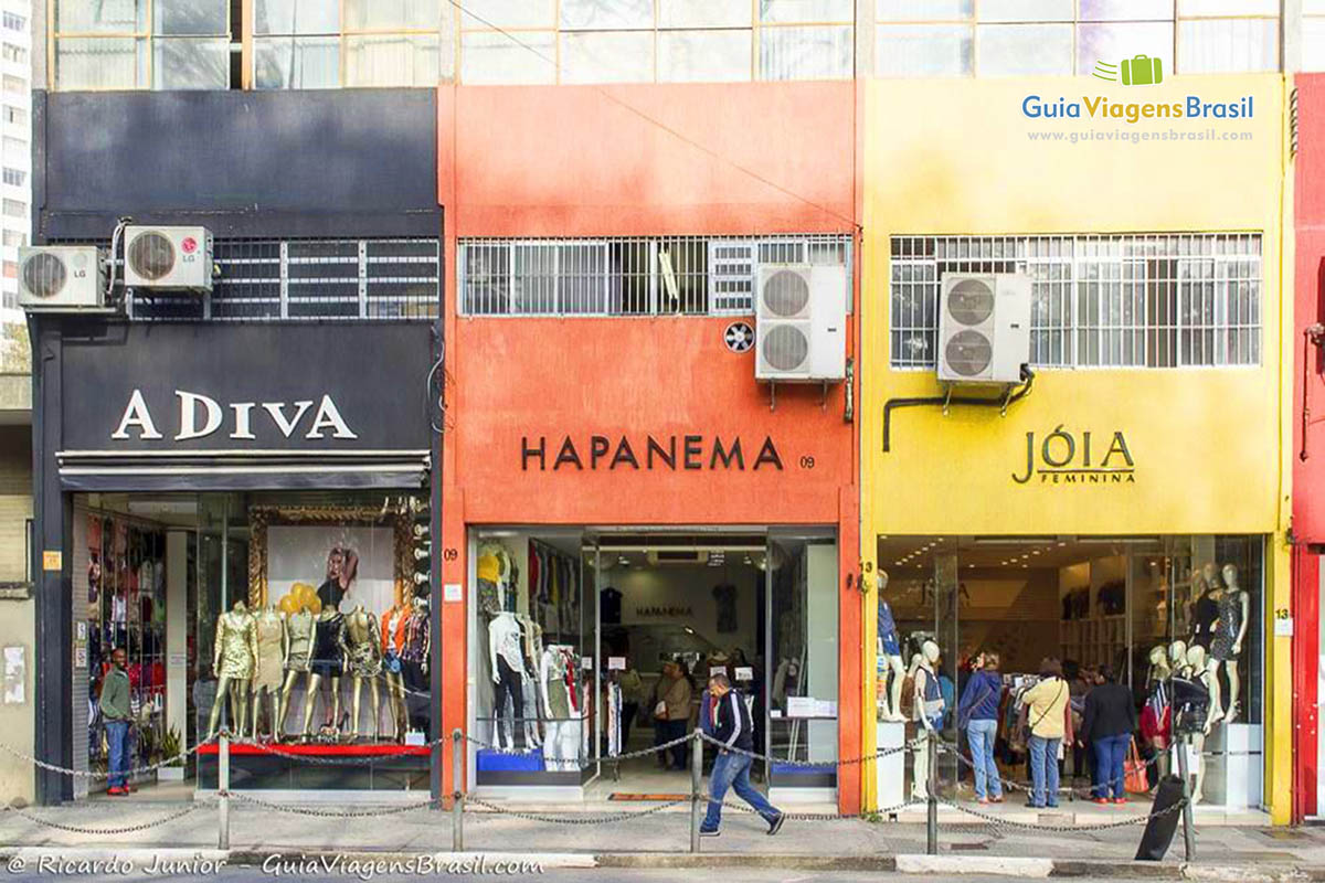Imagem da faixada das lojas, comércio muito conhecido na cidade e Estado de São Paulo.