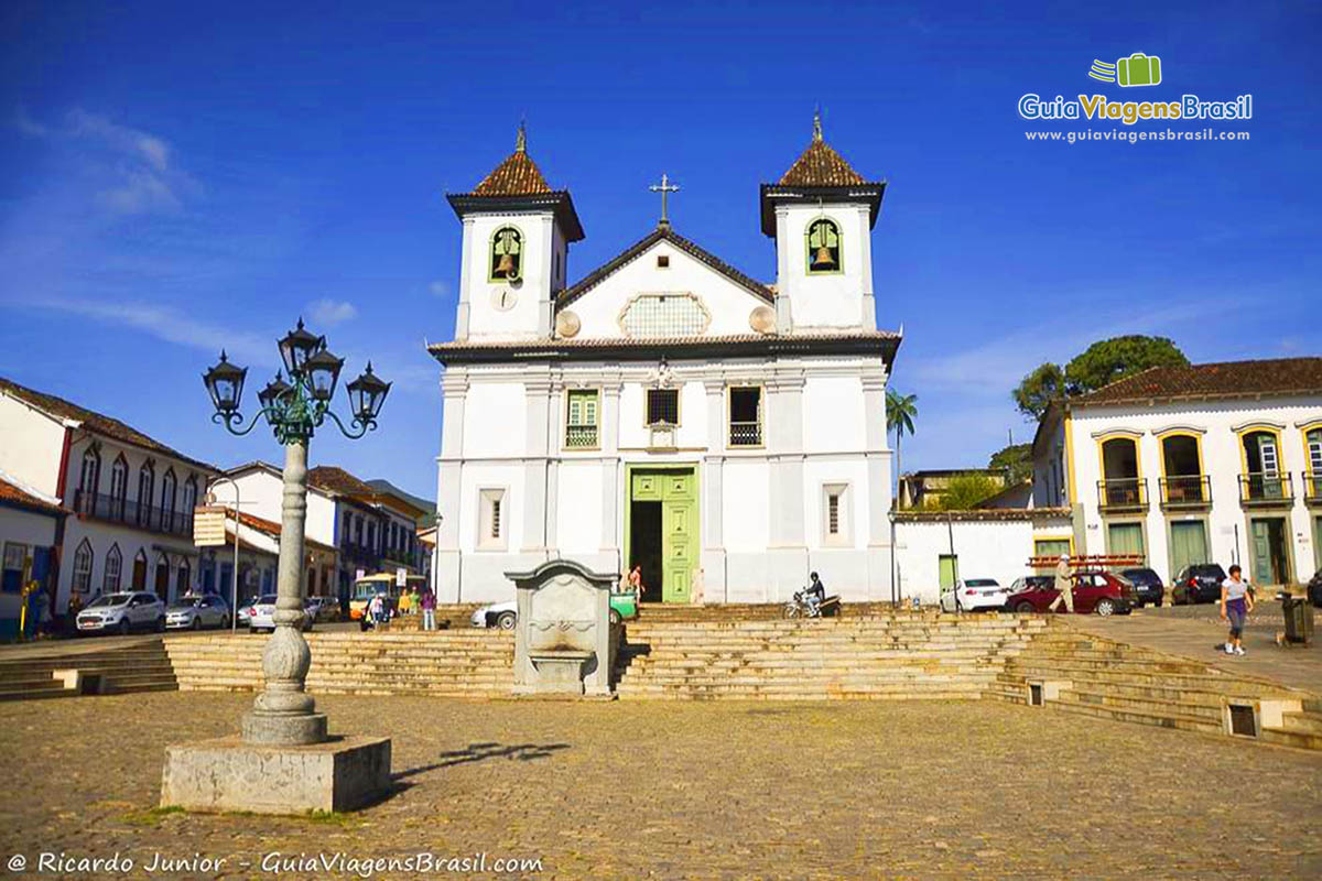 Imagem da conhecida Catedral da Sé, em Mariana.