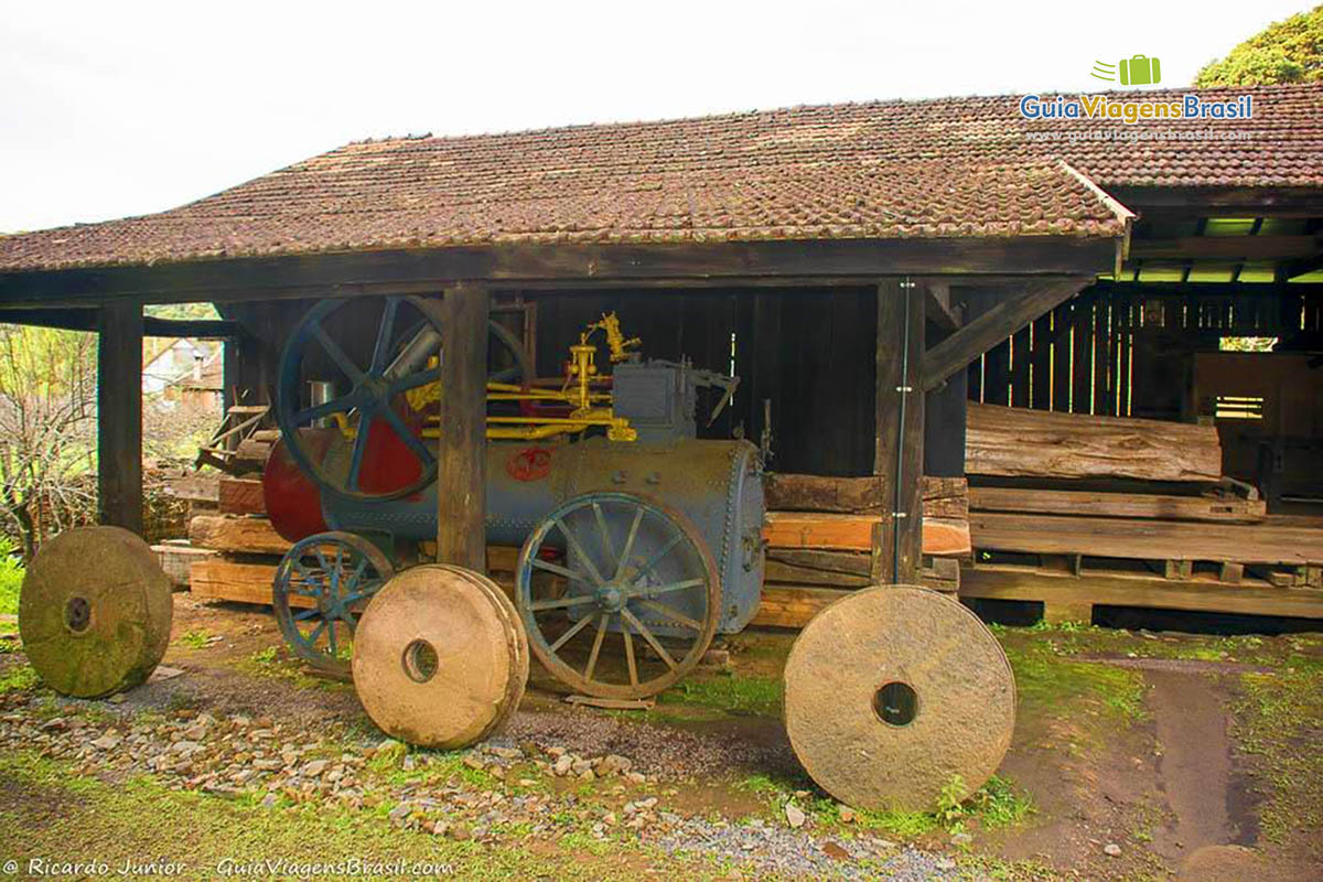 Imagem do antigo maquinário do Castelinho Caracol.