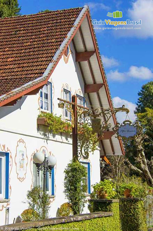 Imagem da arquitetura do Centro de Gramado.