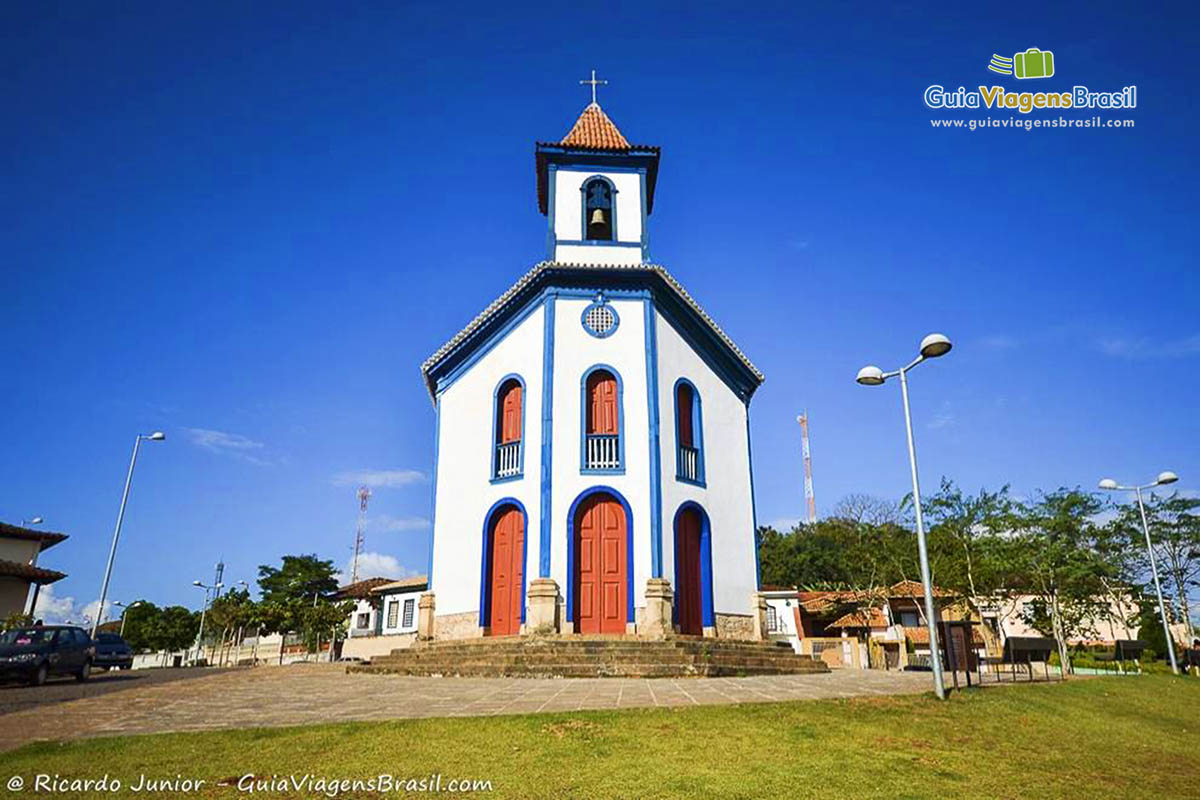 Imagem de uma igreja em Santa Barbara.