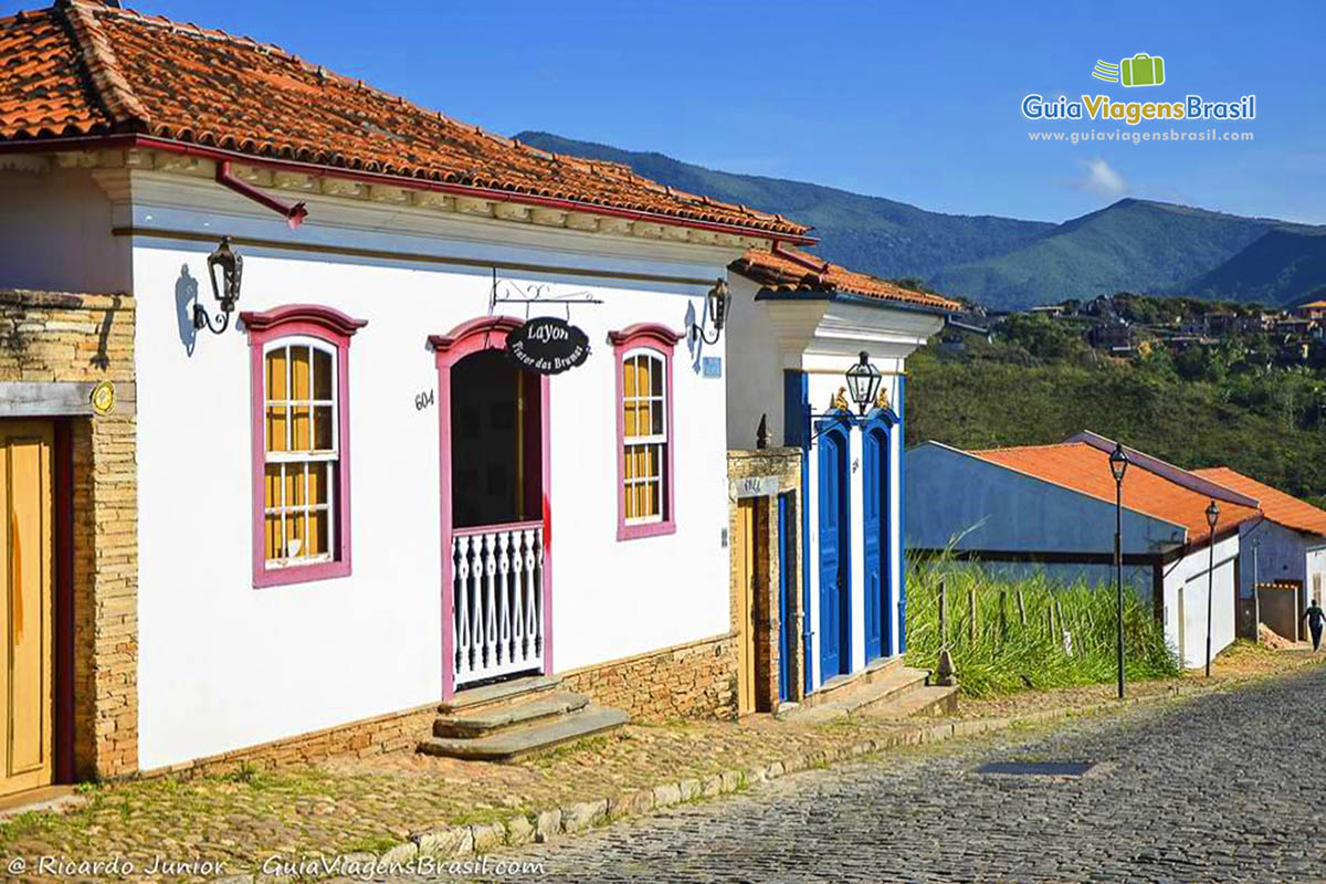 Imagem da dois casarões históricos em Mariana.