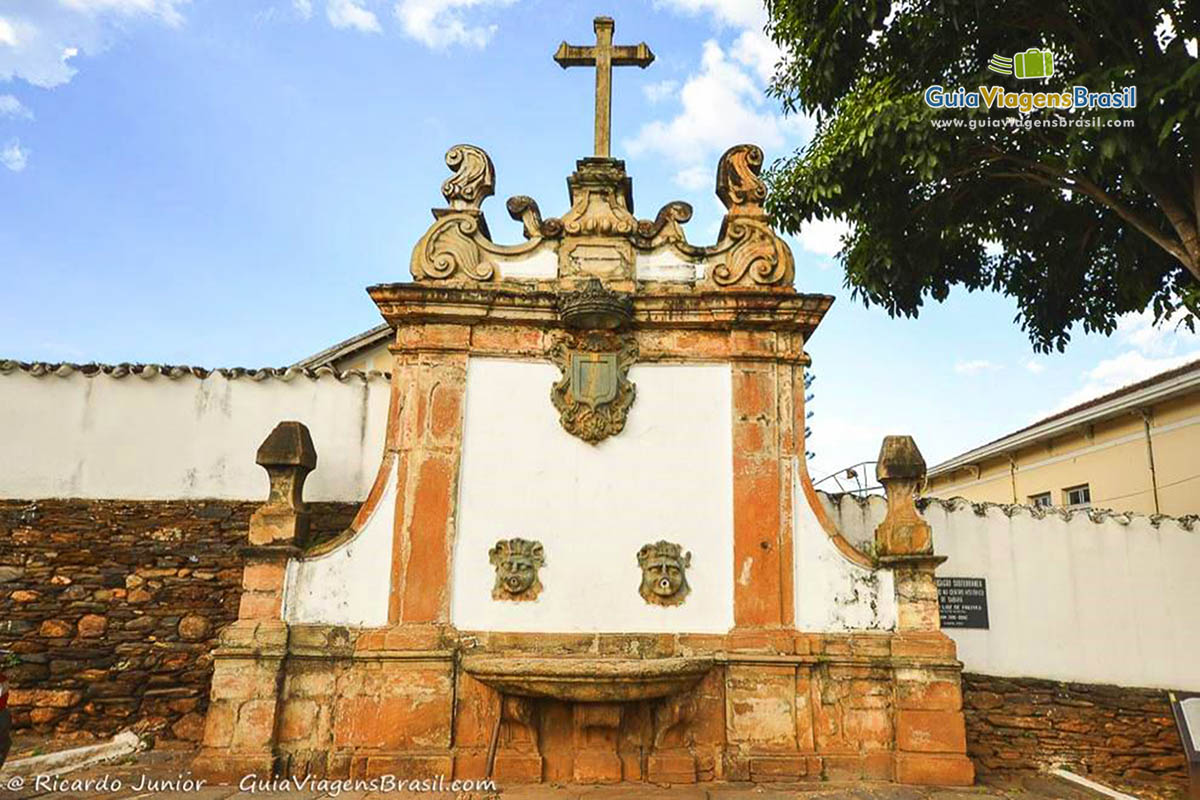 Imagem do chafariz do Rosário, em Sabará.