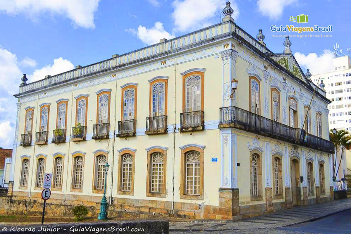 File:Fachada das casas antigas em São João del-Rei-MG (1512648952).jpg -  Wikimedia Commons