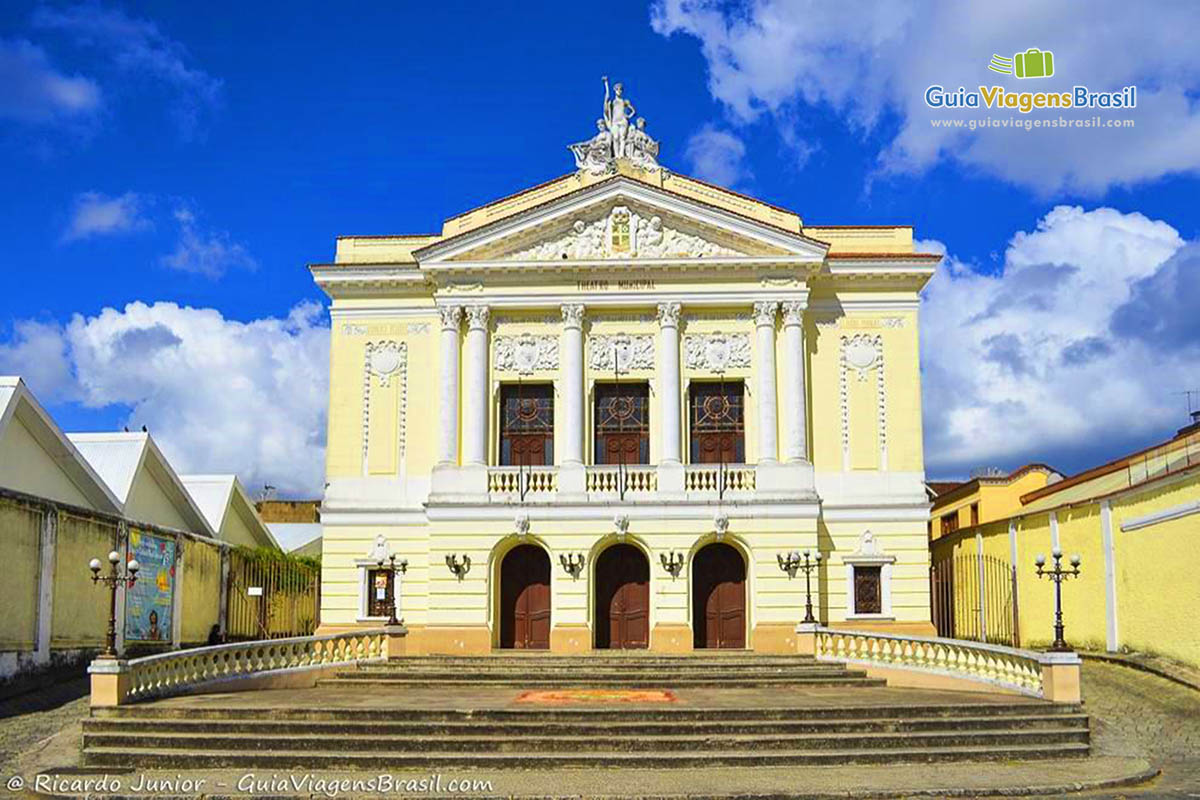 File:Fachada das casas antigas em São João del-Rei-MG (1512648952).jpg -  Wikimedia Commons