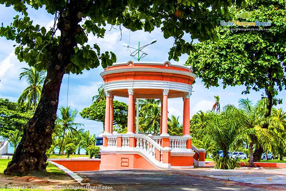 Imagem de coreto da Praça de Maceió, Alagoas, Brasil.