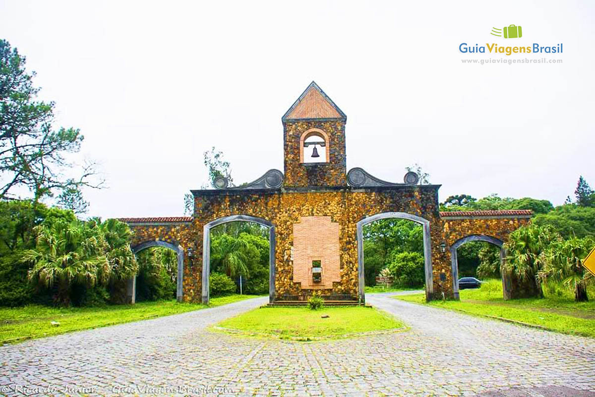 Imagem da Estrada da Graciosa que é trecho mais preservado de Mata Atlântica, 