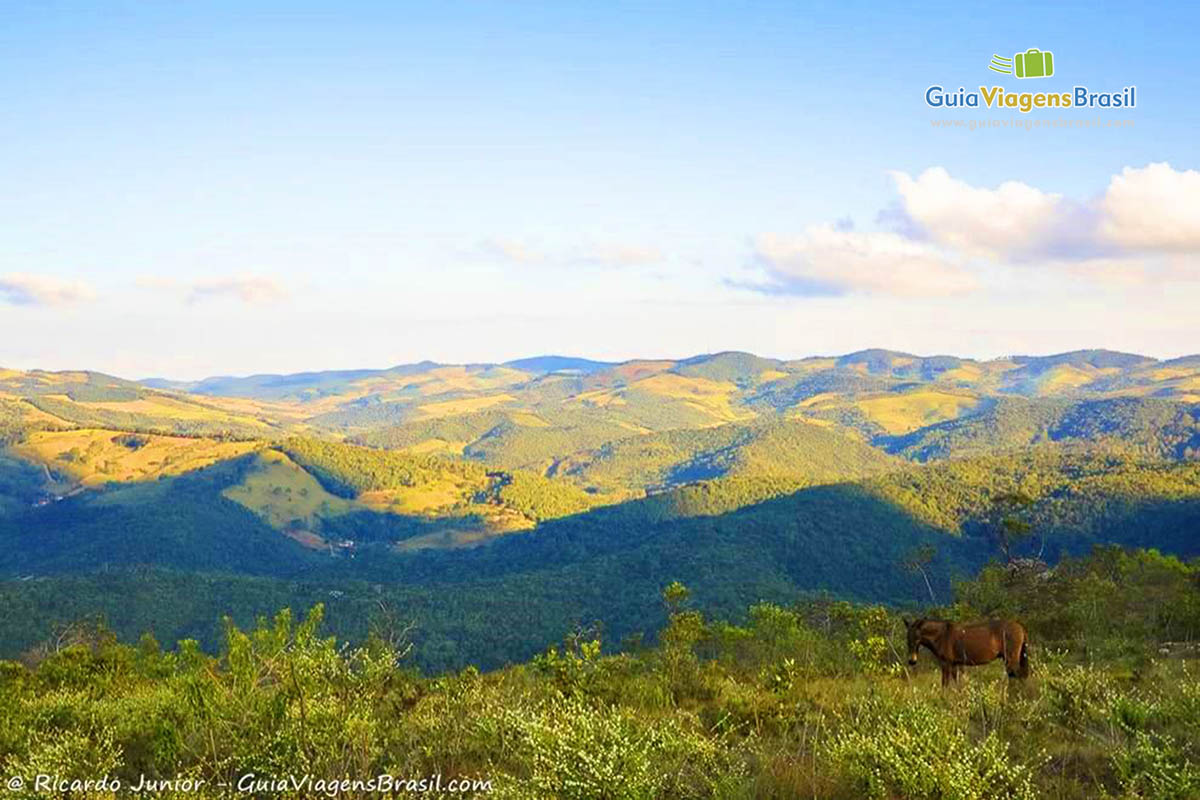 Imagem das montanhas em Ouro Preto.