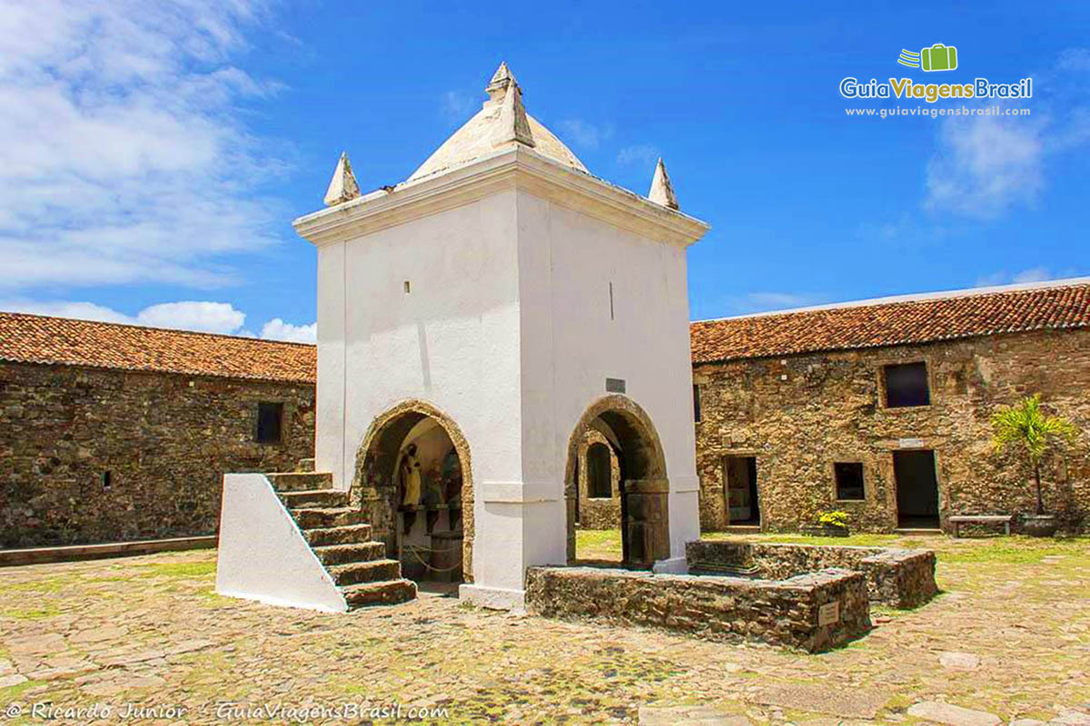 Imagem de dentro do Forte dos Magos, em Natal.