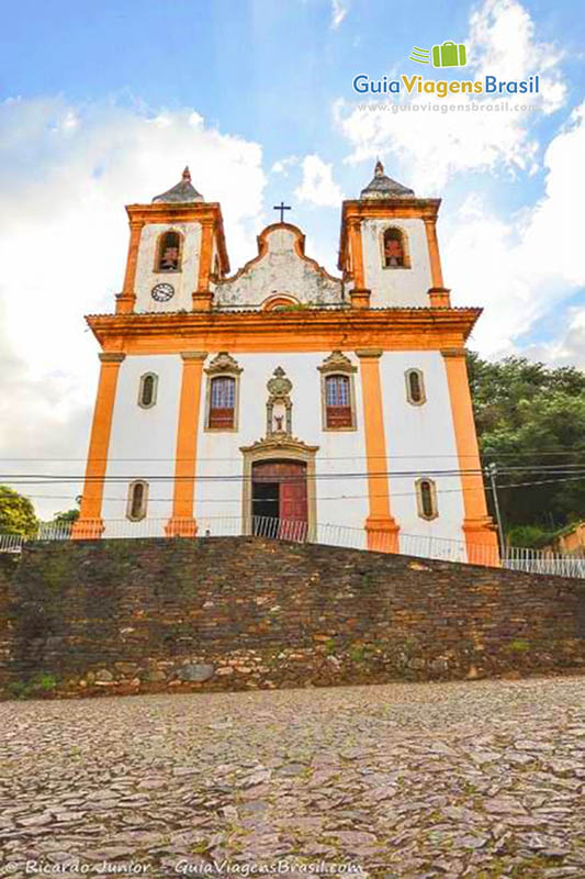 Imagem aproximada da Igreja de São Francisco de Assis.