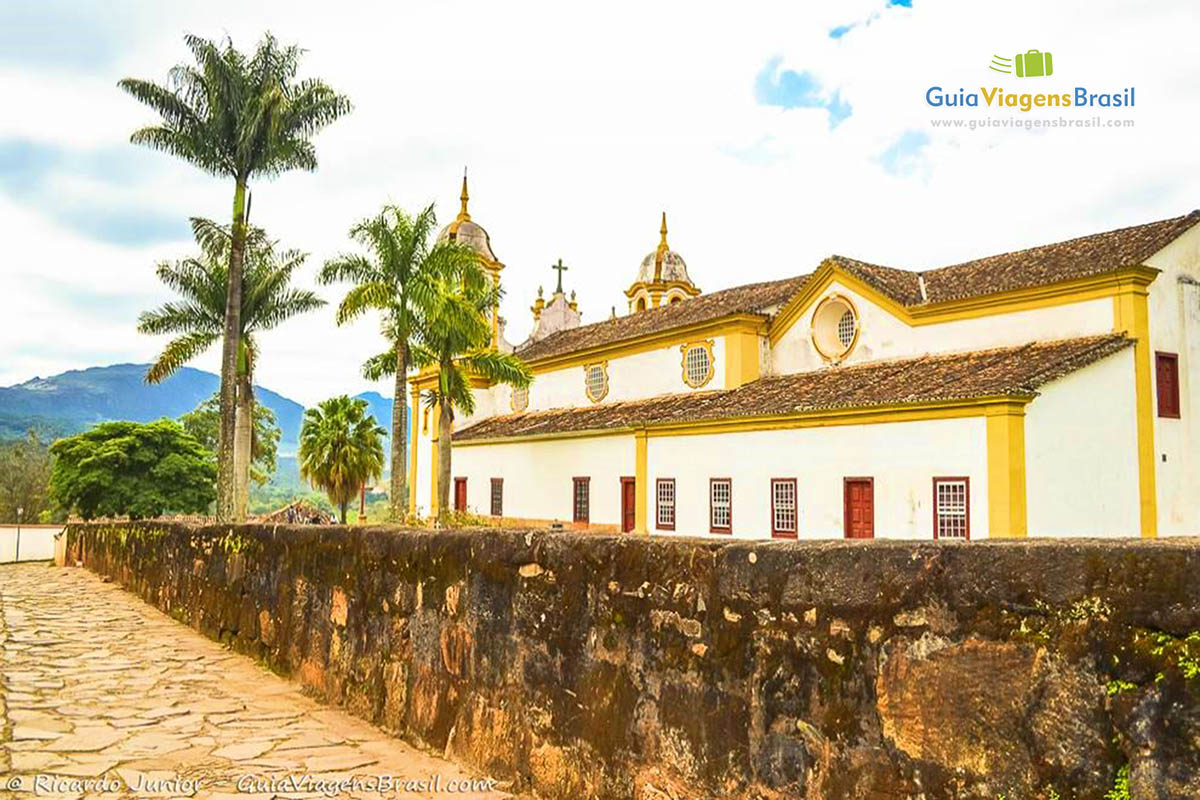 Imagem da lateral de Igreja de Santo Antônio em Tiradentes.