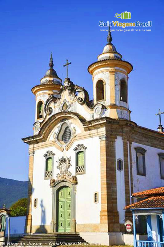 Imagem da Igreja de Nossa Senhora do Carmo, em Ouro Preto, MG.