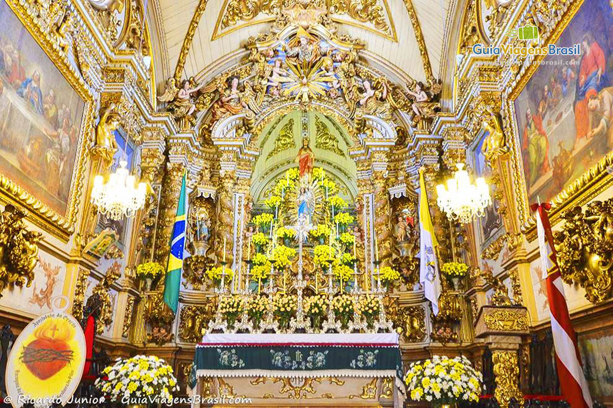 Imagem aproximada do altar da Igreja de Nossa Senhora do Pilar.