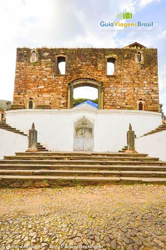 Imagem da fachada da Igreja de Nossa Senhora do Rosário.