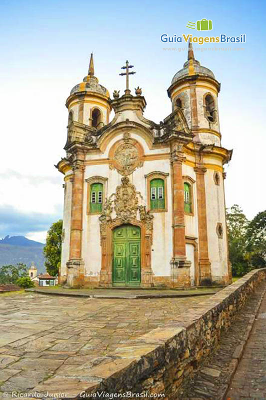Imagem aproximada da Igreja de São Francisco de Assis.