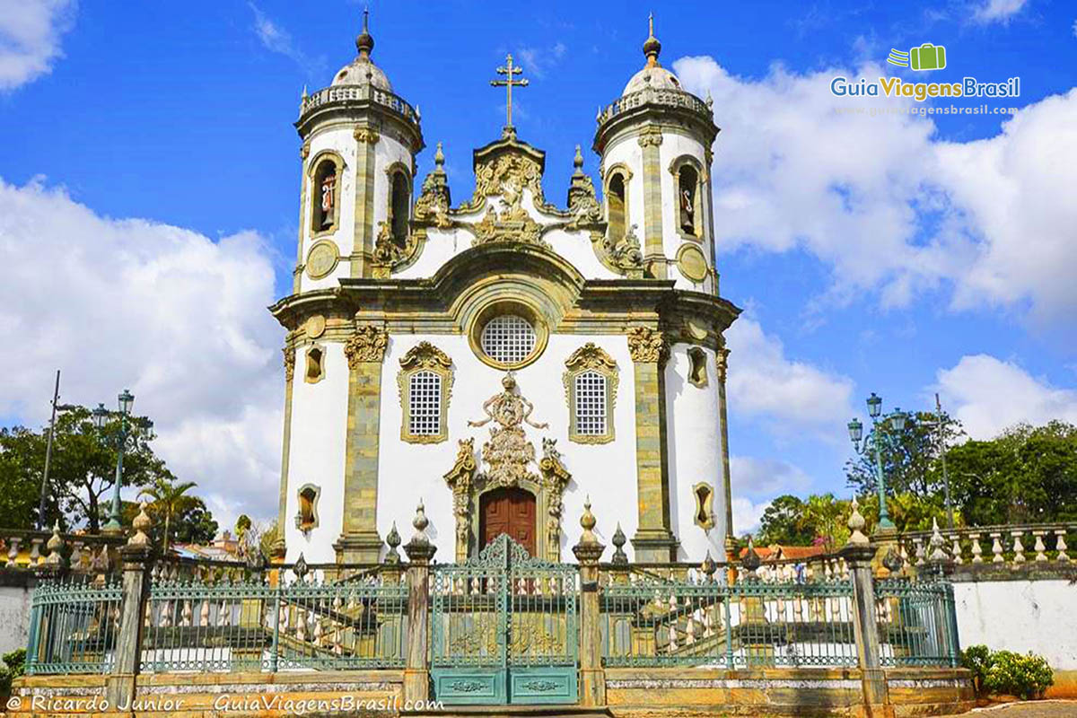 Imagem da Igreja de São Francisco de Assis, verdadeira arte Barroca.