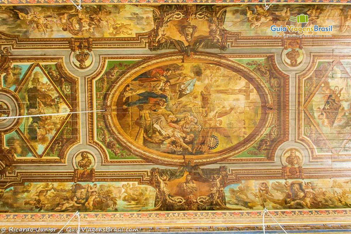 Imagem da pintura do teto da Igreja do Nosso Senhor do Bonfim.