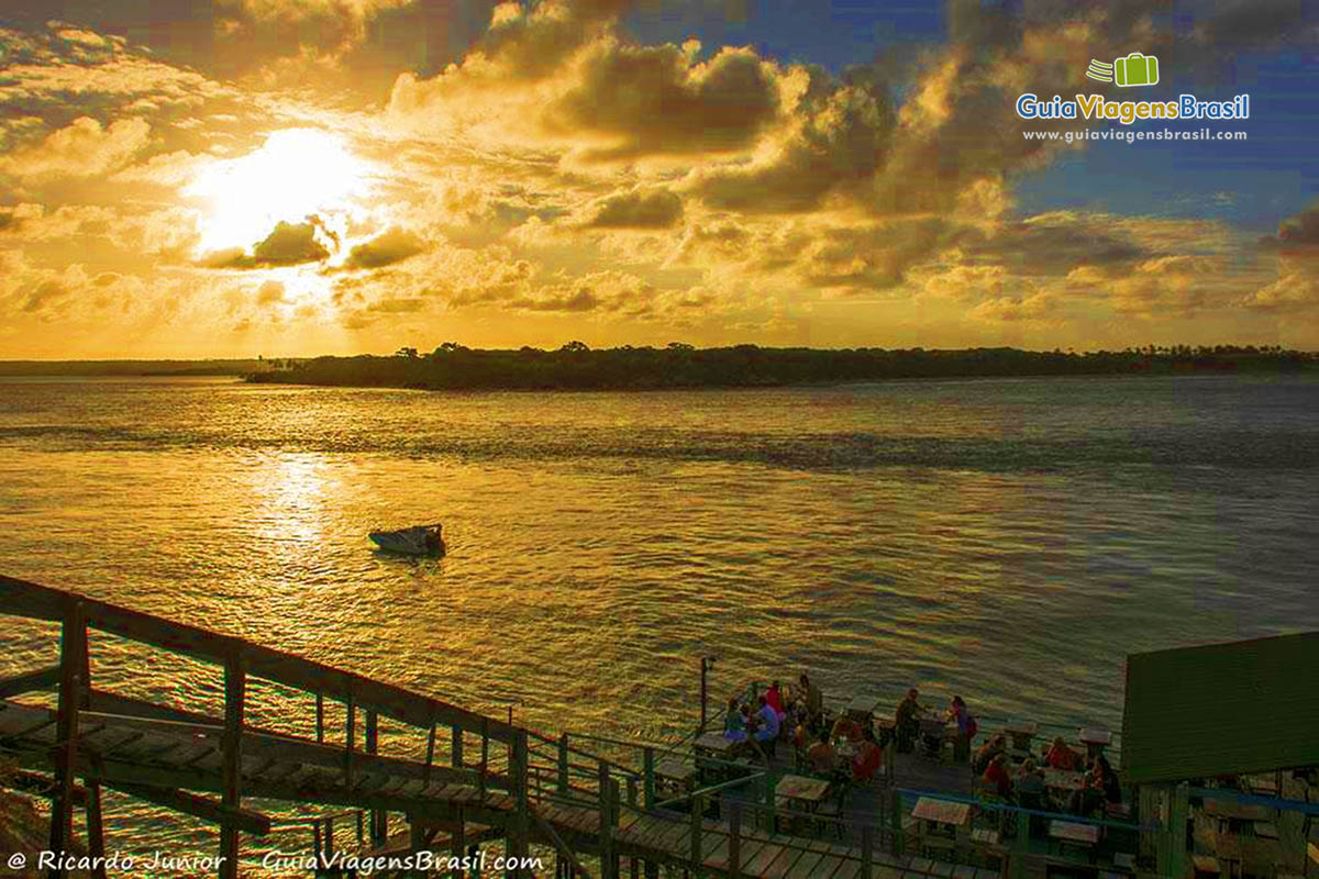 Imagem do Pôr do sol mais que charmoso, na Lagoa de  Guaraíras, em Tibau do Sul