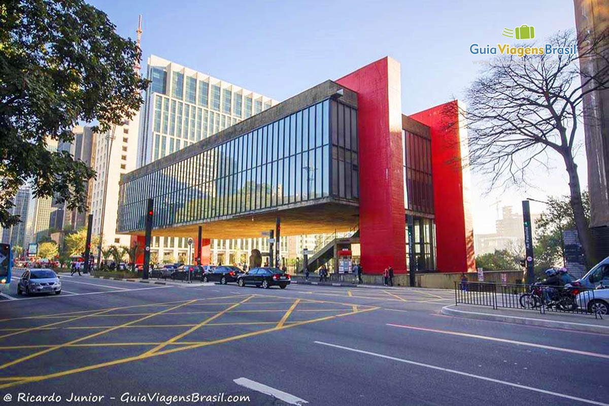 Imagem do Museu de Arte de São  Paulo, situado na Av. Paulista, São Paulo, Brasil.