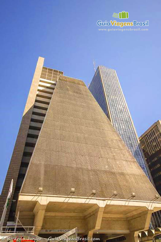 Imagem da faixada do prédio da Fiesp, em São Paulo.