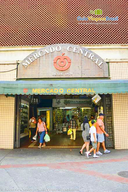 Imagem da fachada do Mercado Central de Belo Horizonte, impossível não ir comprar um queijo ou doce de leite.