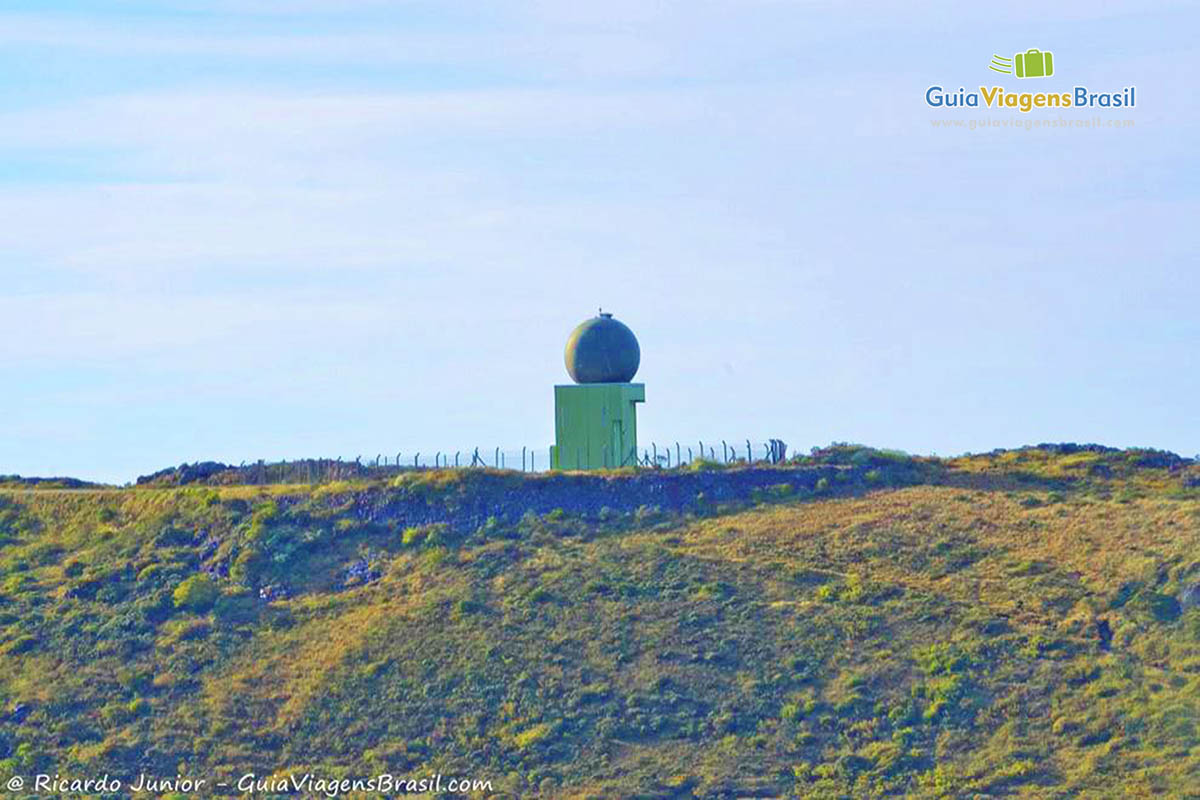 Imagem de monumento, mas no Morro possui base aérea da aeronáutica e centro meteorológico.