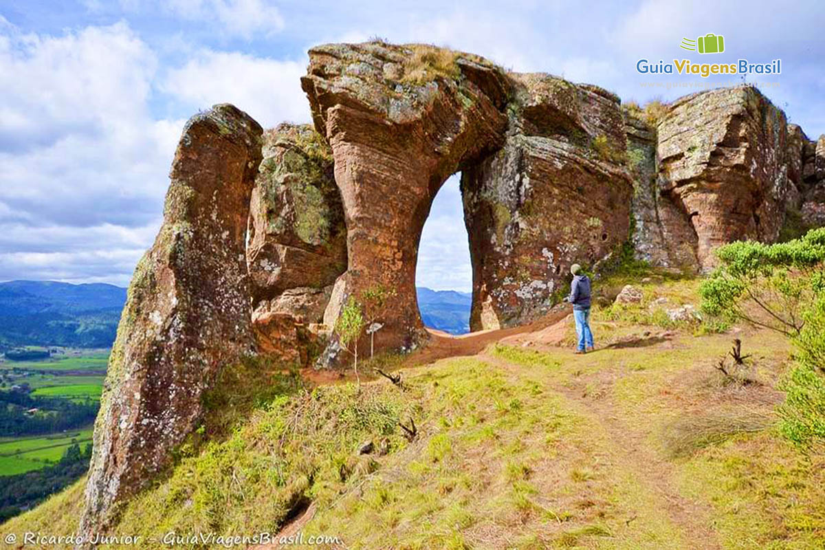 Imagem das pedras que embelezam mais ainda a paisagem.