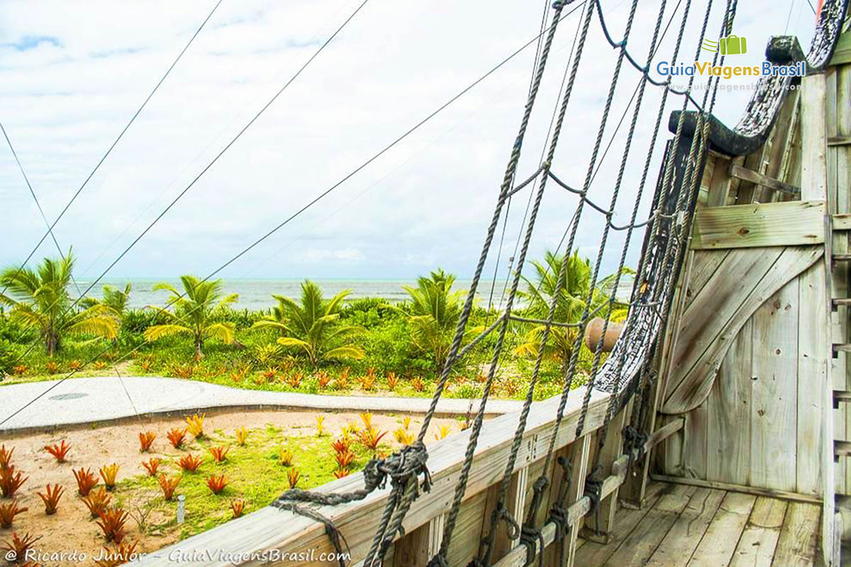 Imagem do barco do Museu do Descobrimento, em Porto Seguro.