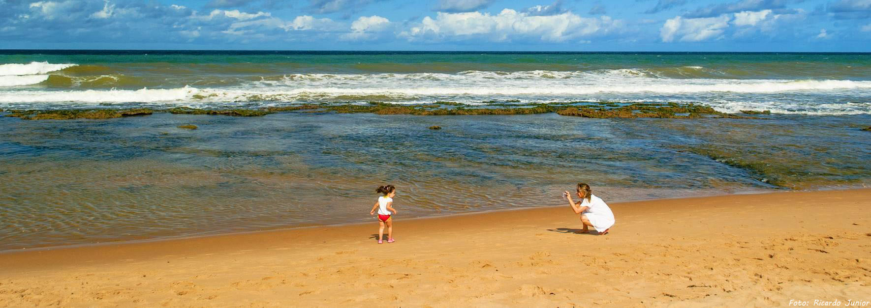 PISCINAS NATURAIS COM ÁGUAS TRANSLÚCIDAS