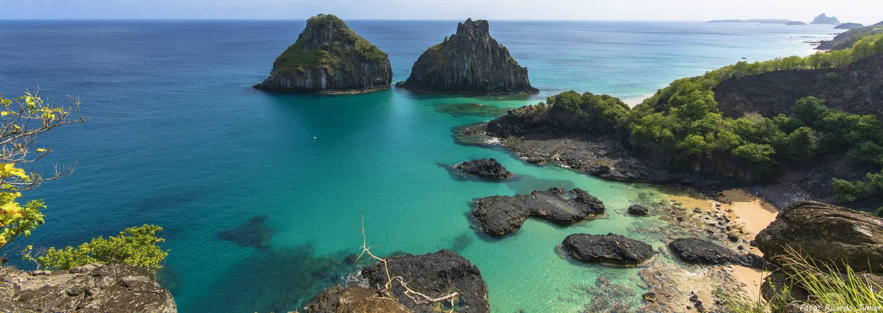 Conhecer Fernando de Noronha sem gastar muito é possível. Veja como!