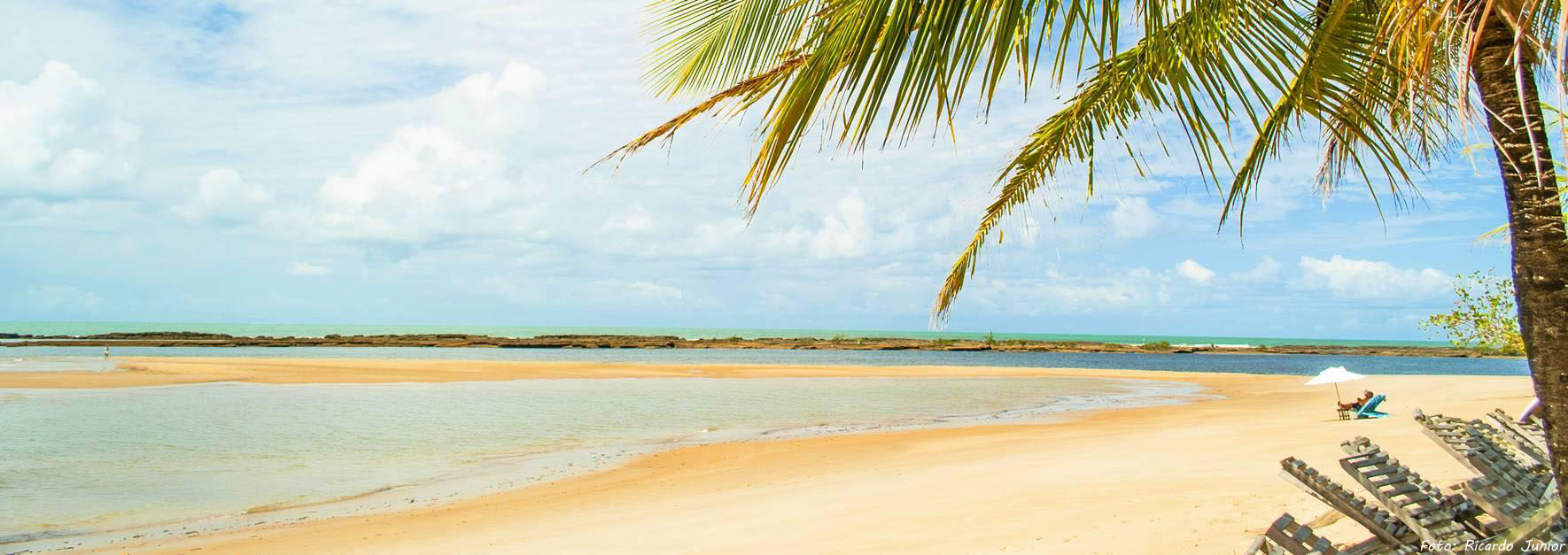 As praias são repletas de paisagens desertas e semidesertas