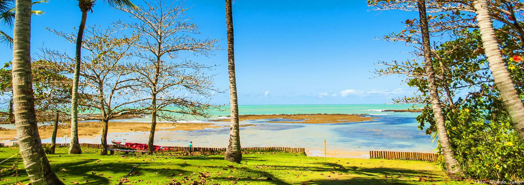 Águas tão claras que mais parecem espelhos refletindo paisagens paradisíacas