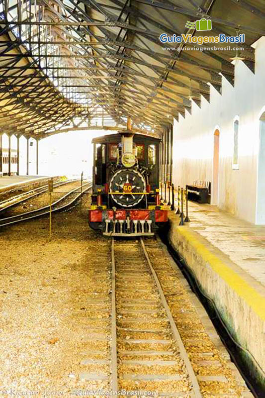 Imagem da frente da Maria Fumaça, em São João Del Rei.