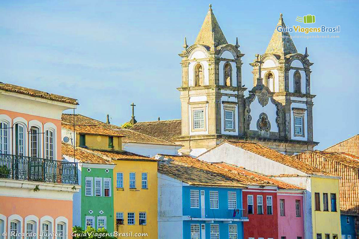 Imagem do alto dos casarões do Pelourinho, em Salvador.