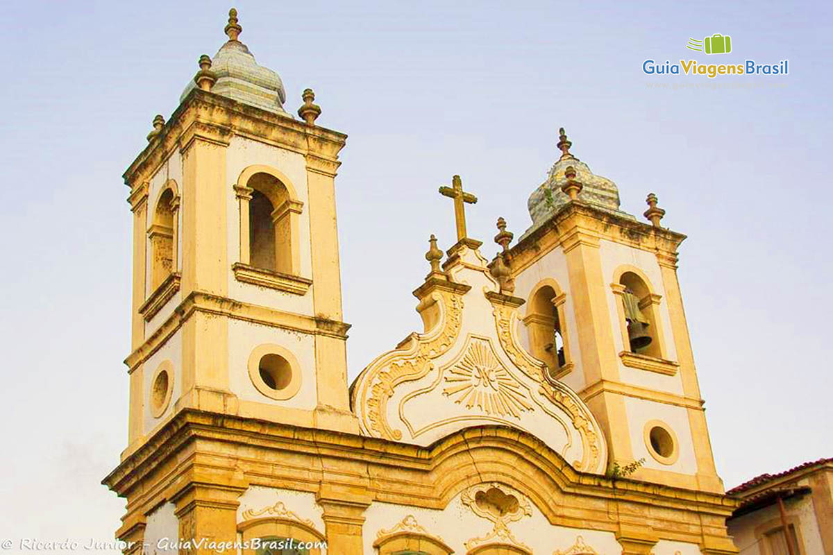Imagem das torres da Igreja, compondo uma das mais belas paisagens, em Penedo, Alagoas, Brasil.