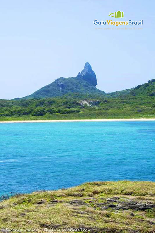 Imagem das belezas naturais de Ponta da Caracas, em Fernando de Noronha, Pernambuco, Brasil.