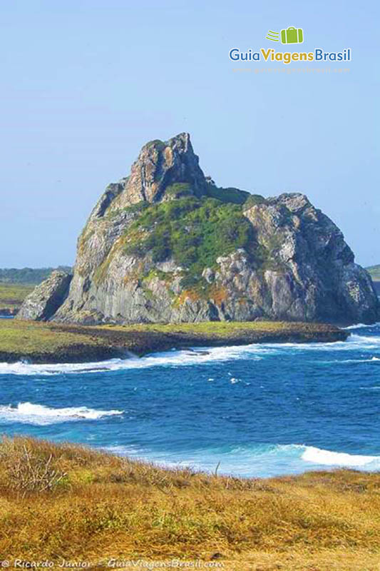 Imagem da Ponta do Air France, beleza natural de Fernando de Noronha, Pernambuco, Brasil.