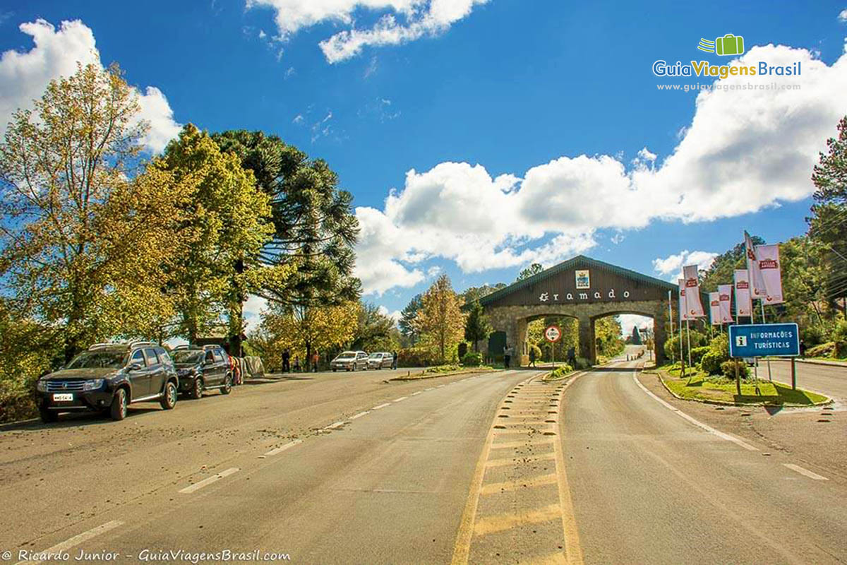 Imagem do Pórtico de Gramado.