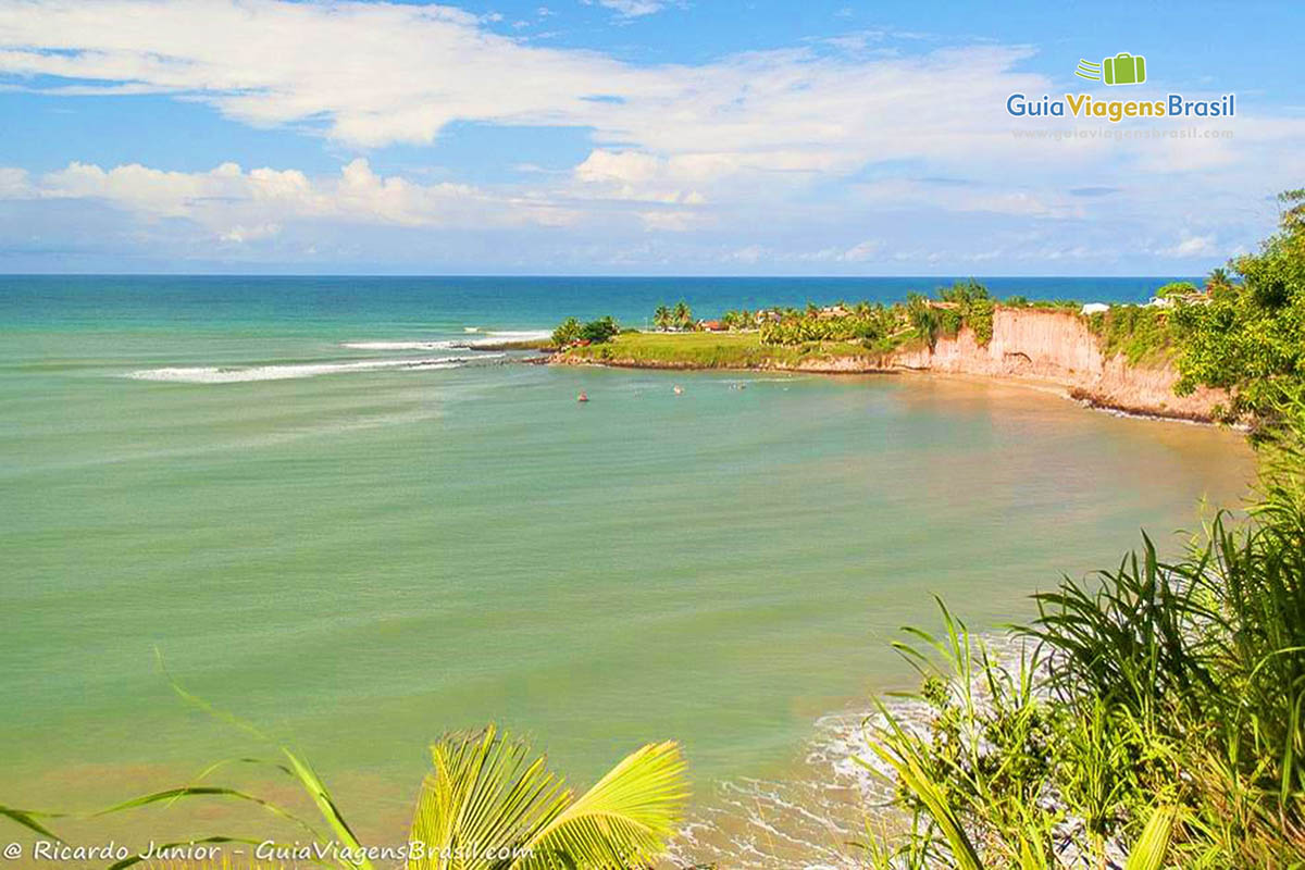 Imagem do mirante da praia.