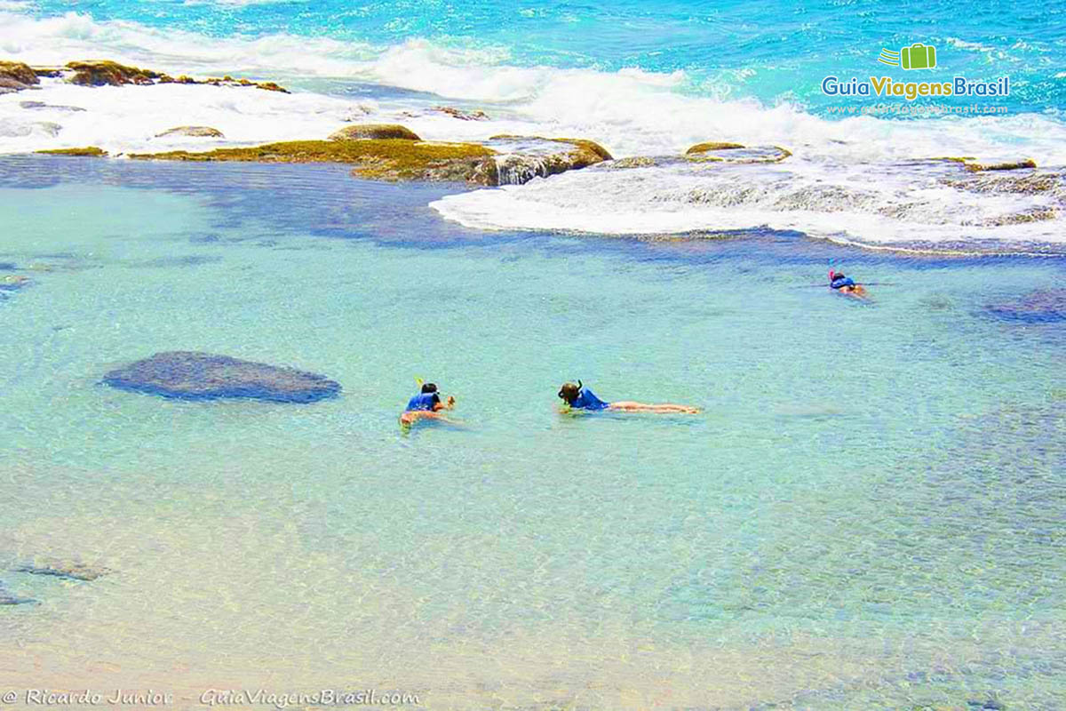 Imagem da Praia da Atalaia, um lugar de não se cansar de ir visitar, beleza total, na Praia da Atalaia, em Fernando de Noronha, Pernambuco, Brasil.