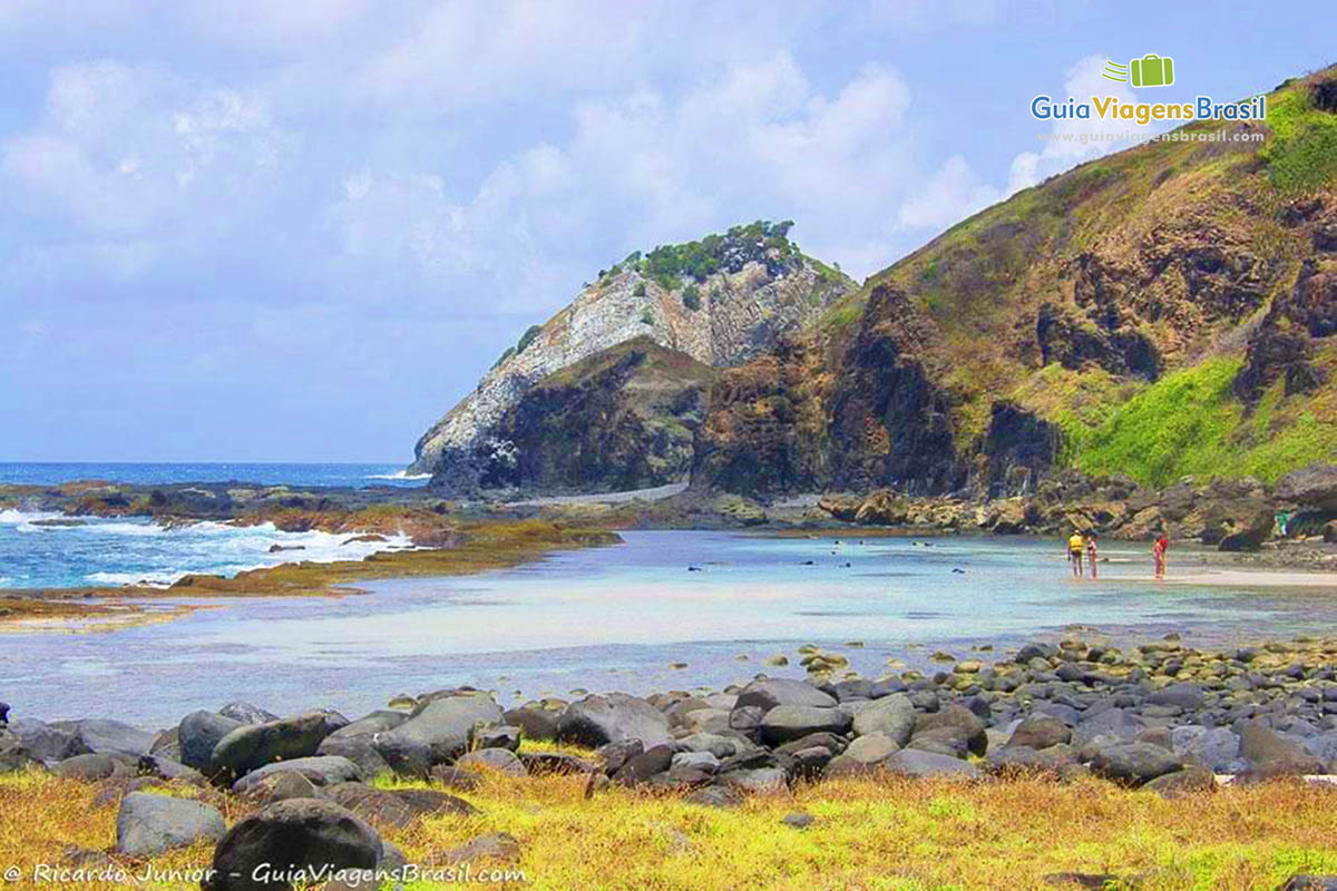 Imagem da Praia da Atalaia, o paraíso realmente é aqui, em Fernando de Noronha, Pernambuco, Brasil.