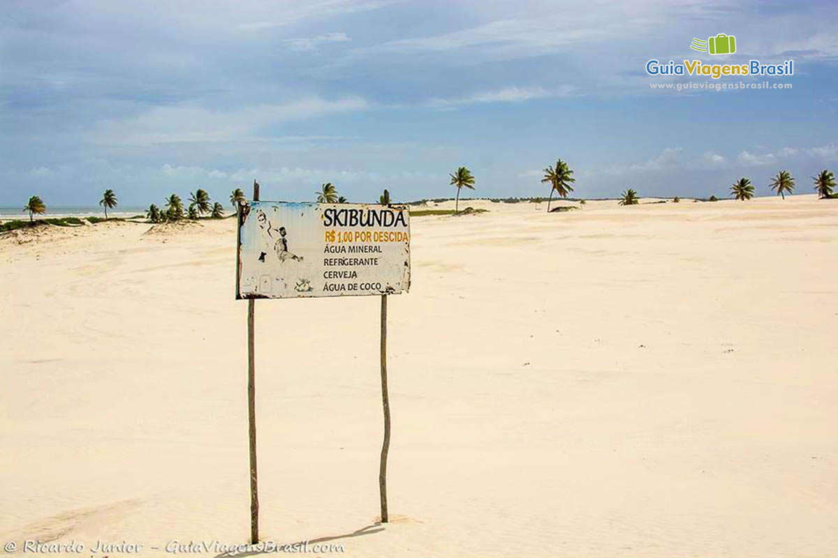 Imagem de uma placa informando o valor do skibunda.