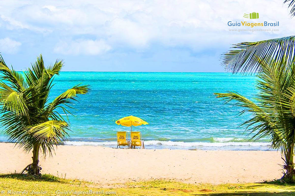 Imagem da Praia de Ponta Verde, tarde de sol e sucesso, em Maceió, Alagoas, Brasil.