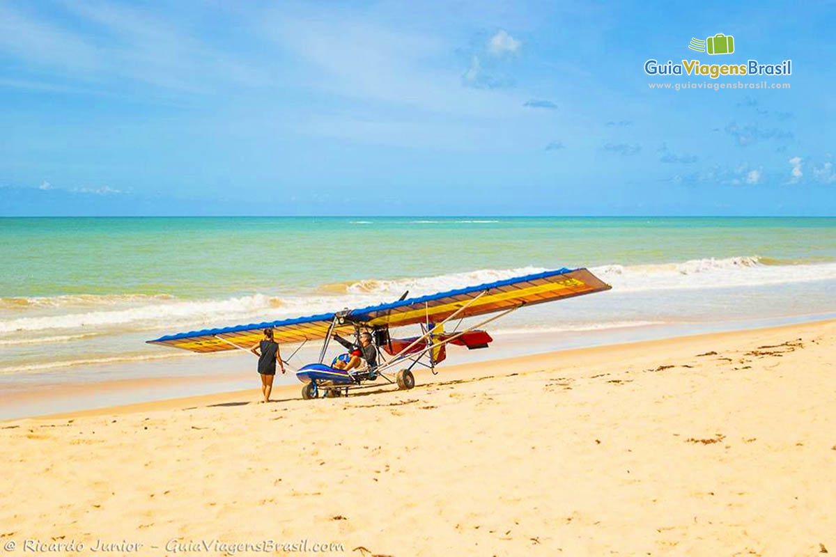 Imagem de ultra leve nas areias da praia.