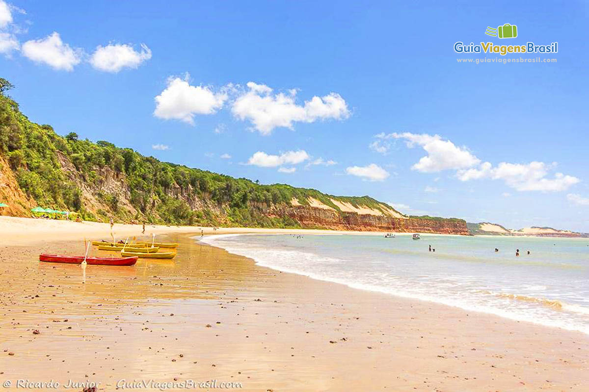 Imagem da Praia do Curral, simplesmente linda.