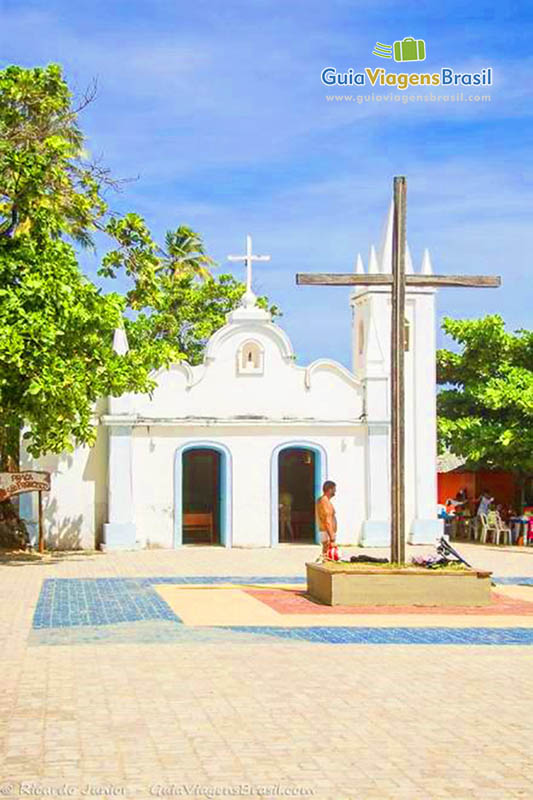 Imagem da Igreja de São Francisco, na Praia do Forte.